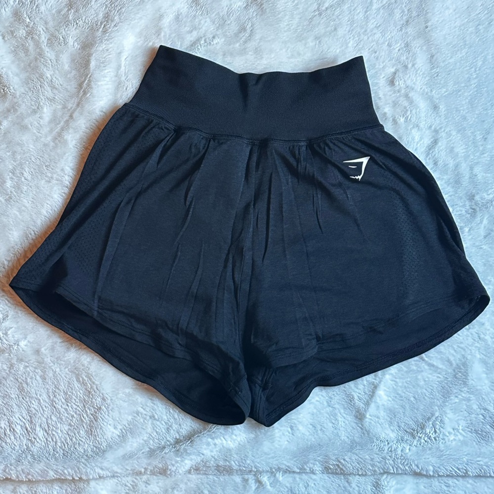 Gymshark Women’s Vital Seamless 2.0 2-in-1 Black Shorts size small